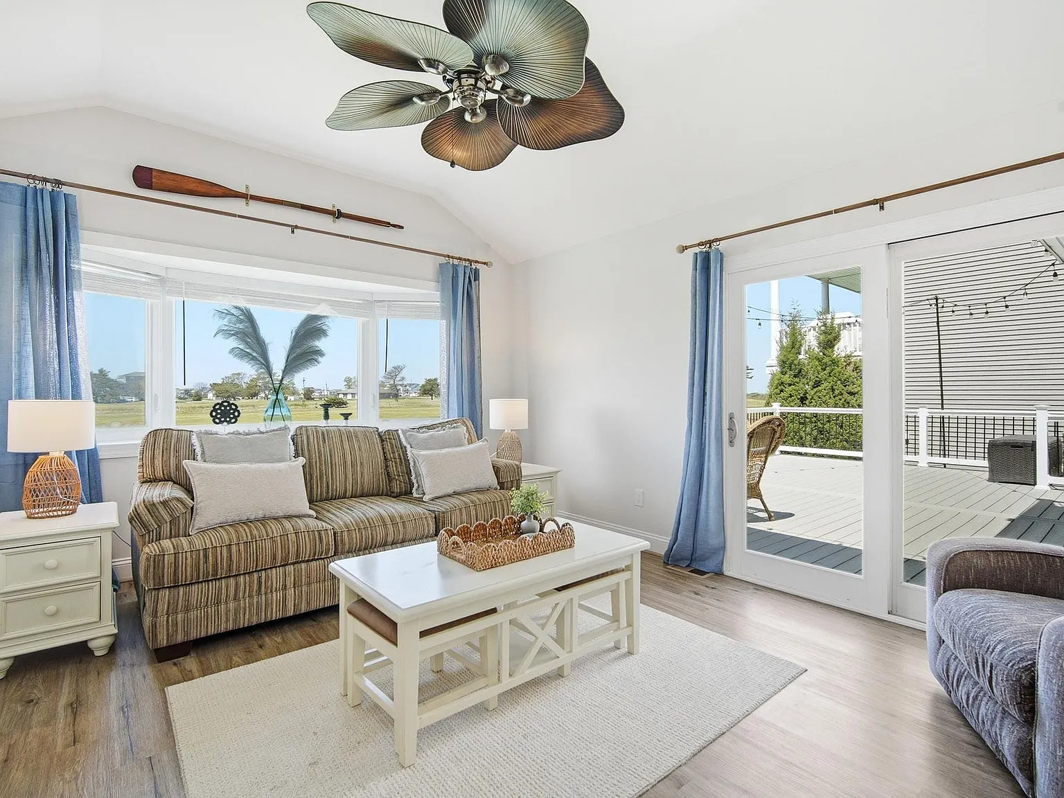 3 bed, 2.5 bath, $3,300 — Photo 2