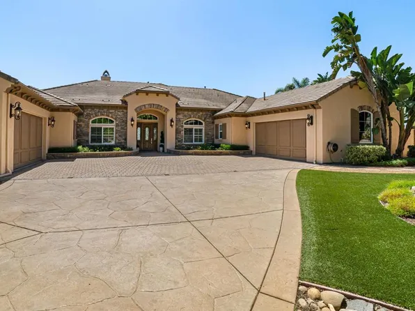 30243 Au Bon Climat Ct, Bonsall, CA 92003