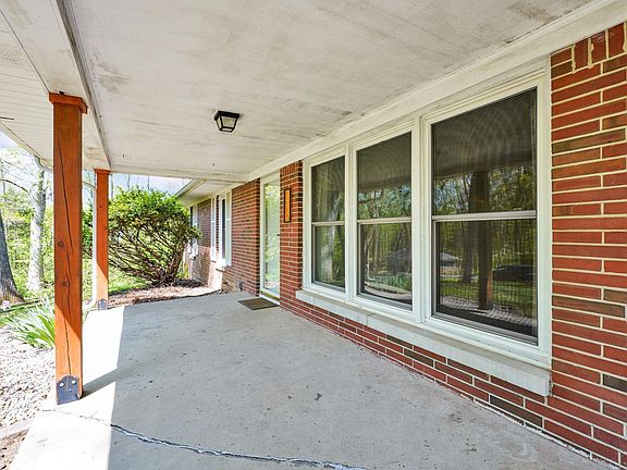 5th image of 128 Rohn Rd