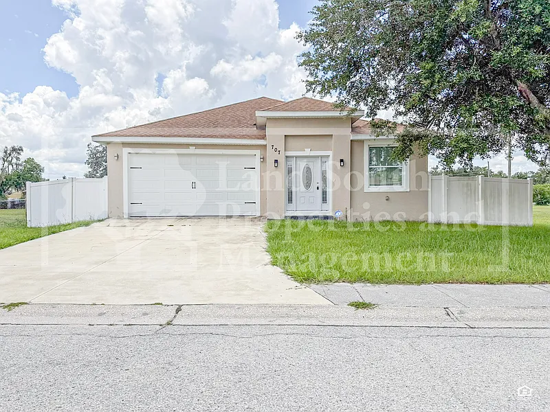 707 SE 4th St
