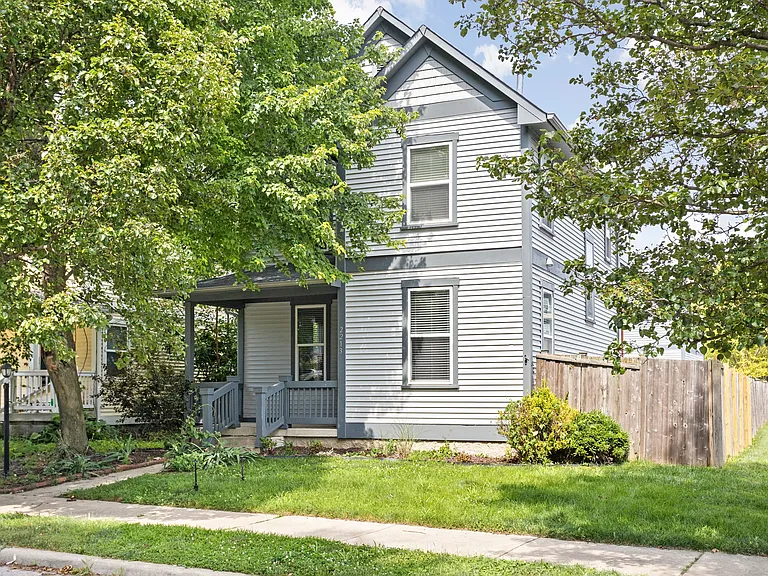 2213 N Talbott St — Photo 1