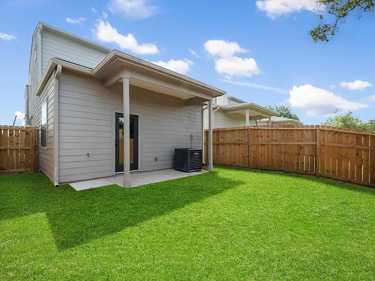 4309 Larkspur St — Photo 16