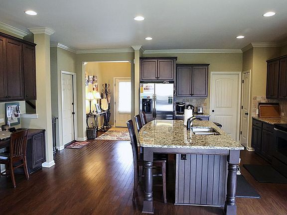 4th image of 9308 Autumnbrooke Way
