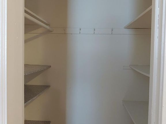 4th image of 1919 Dupont Ave S #B1
