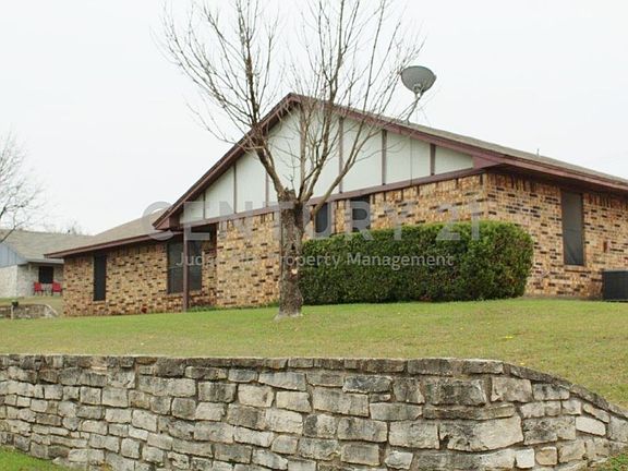 2nd image of 1110 Curtis Dr