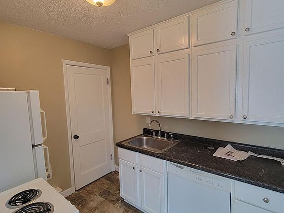 4th image of 3450 Avenue E #3450