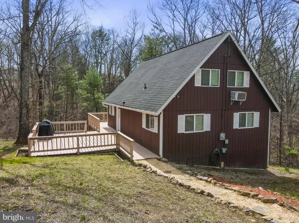 395 Oasis Ln, Gerrardstown, WV 25420