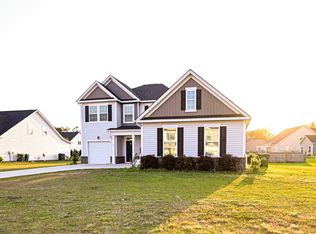 402 Gooseneck Ln, Sneads Ferry, NC 28460
