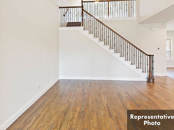 4th image of 2404 Belvedere Ln