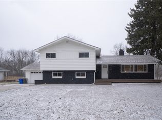 3929 Lor Ron St, Kent, OH 44240