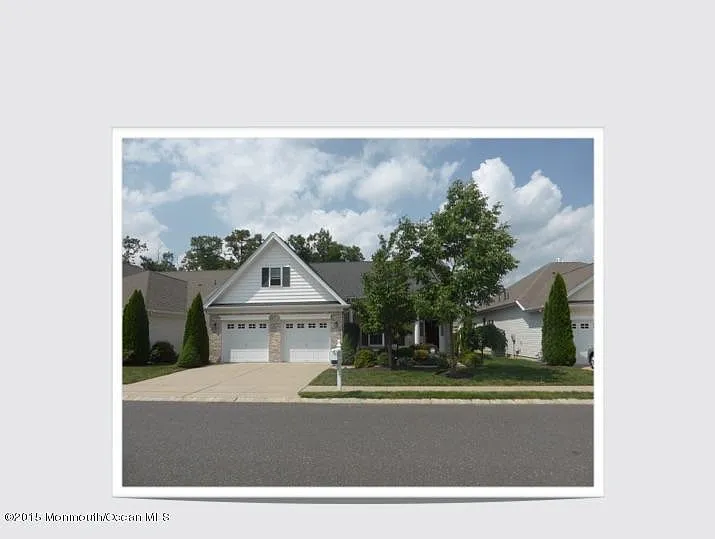 8 Bay Hill Rd photo 1
