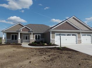 1406 N Dewey St, Auburn, IN 46706