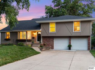 13221 Cedar Cir, Omaha, NE 68144