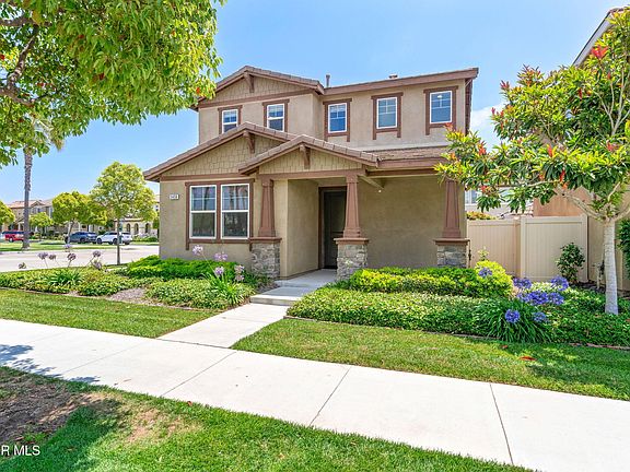2nd image of 3458 N Oxnard Blvd