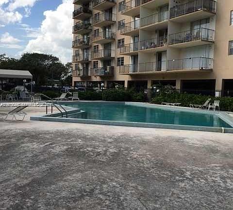 5th image of 12500 NE 15th Ave APT 207