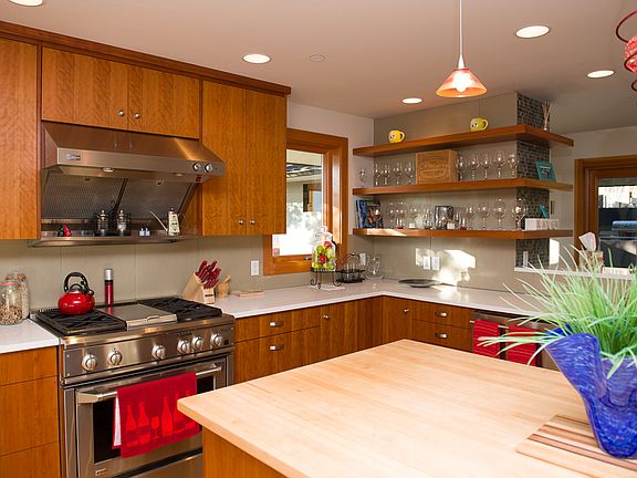 3rd image of 181 Birdsong Ln