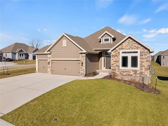 2nd image of 7000 NE 102nd Ct