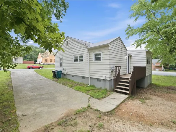 1616 Guyer St, High Point, NC 27265