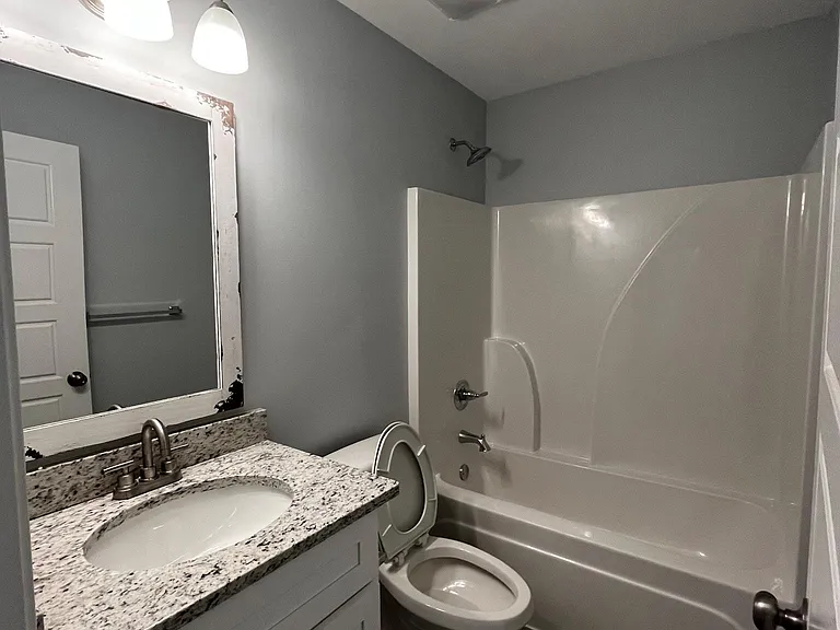 385 Lawler Ave — Photo 12