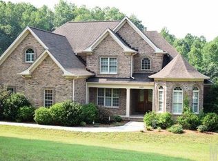 1124 Willow Creek Dr, Newton, NC 28658