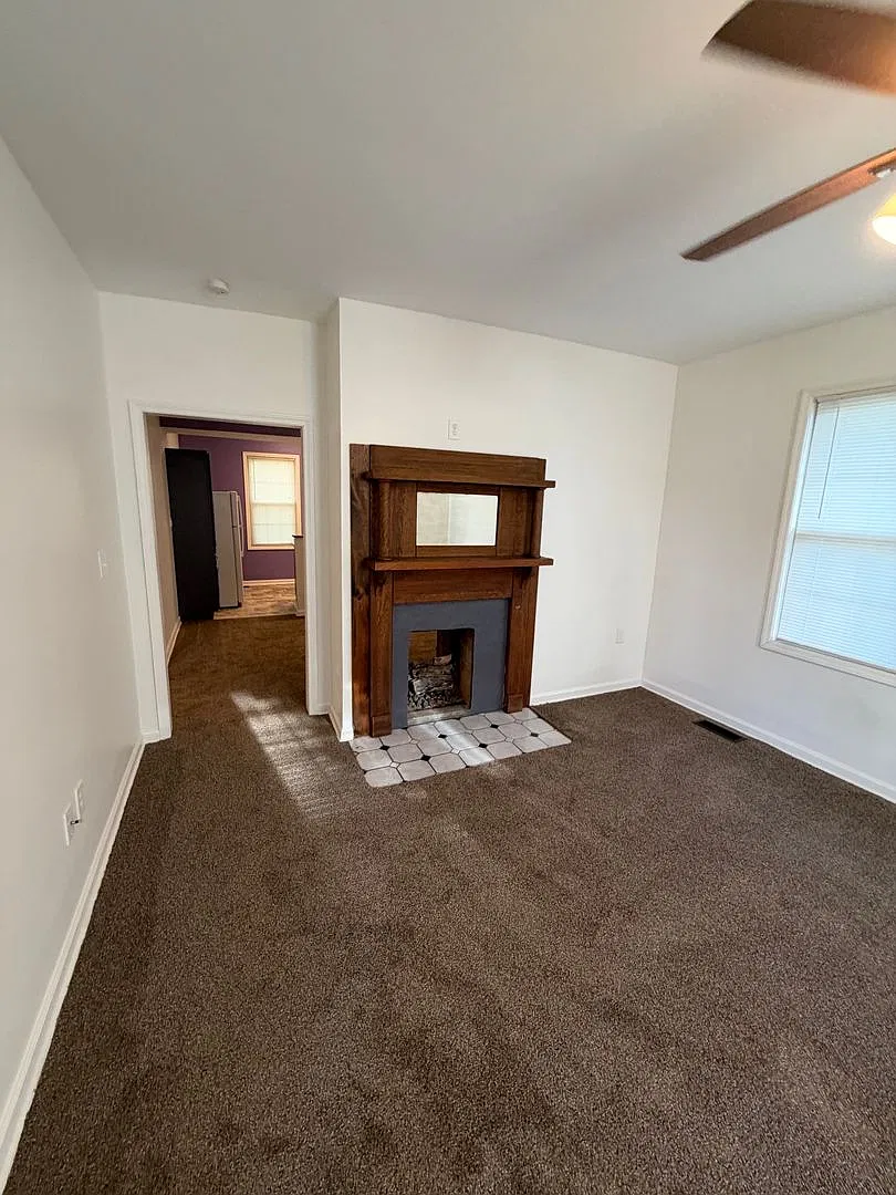 2 Bedroom 1 Bath home — Photo 3