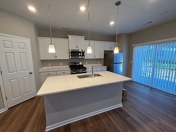 3rd image of 5004 Pebble Ct