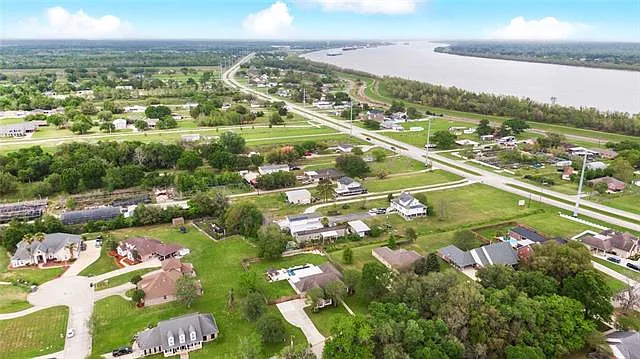 150 Riverbend Dr — Photo 23