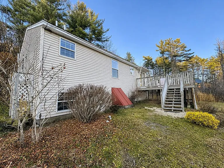 129 Lawrence Rd — Photo 23