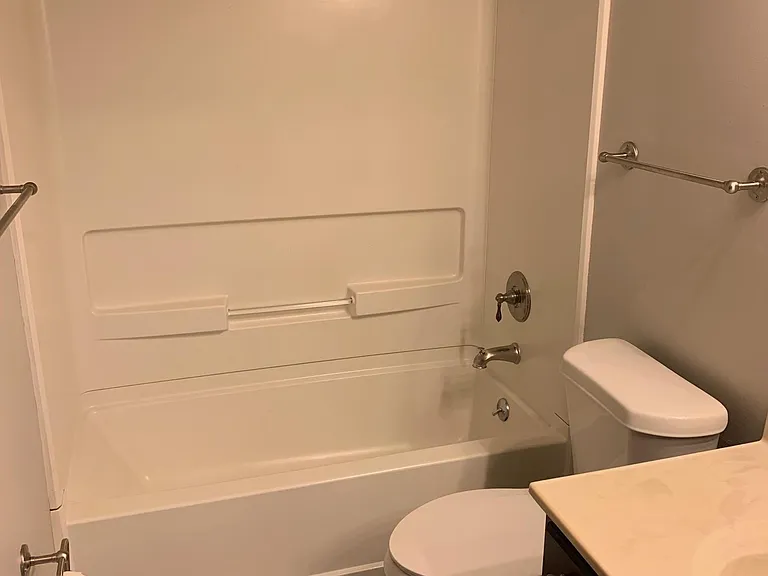 1081 Oakbrooke Dr — Photo 14