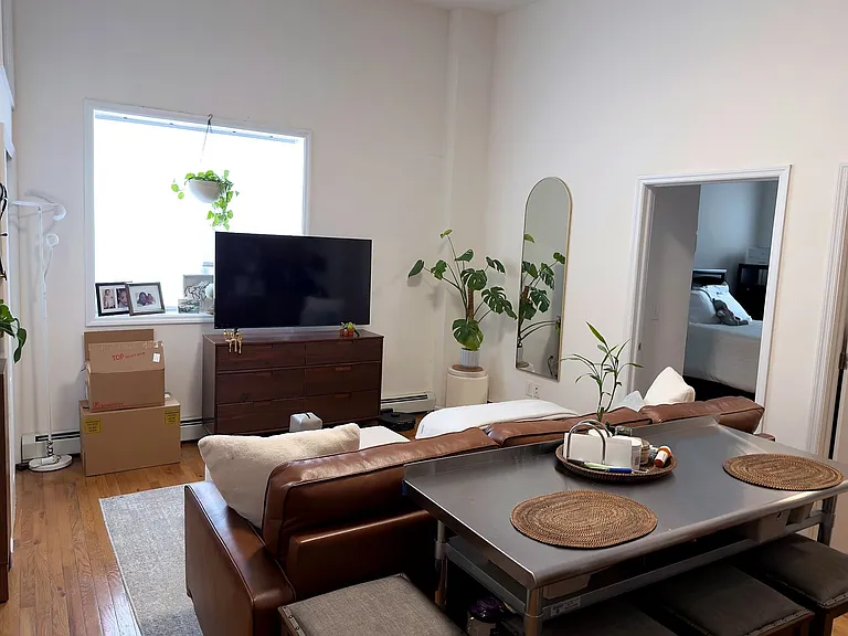 411 Kennedy Blvd #1R — Photo 2