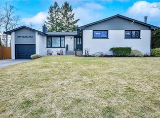 1484 Moss Glen Rd, Burlington, ON L7P 2C3
