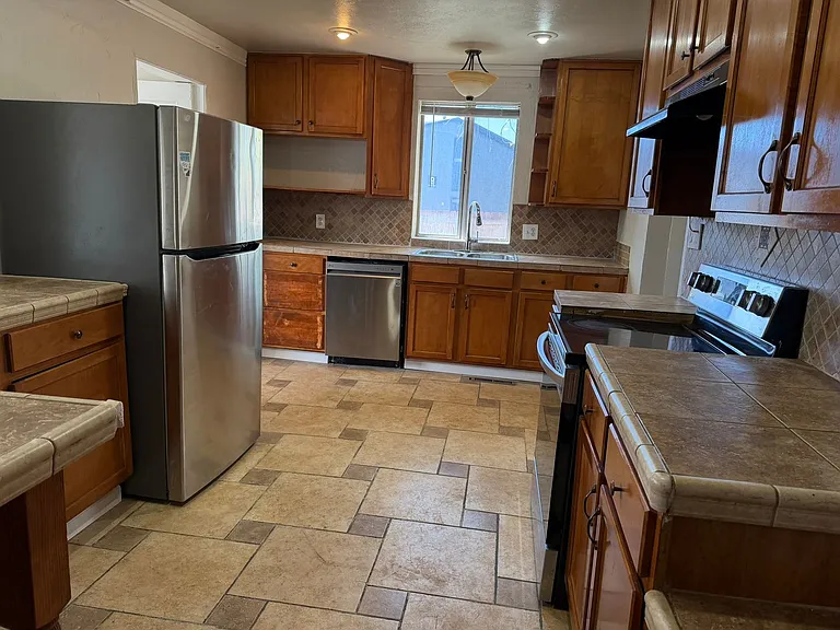 1615 Lenmar Dr — Photo 4