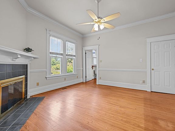 3rd image of 504 Parks Village Rd