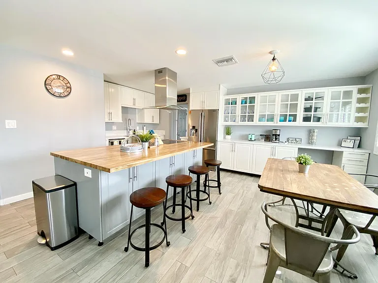 3821 N 85th Pl — Photo 3