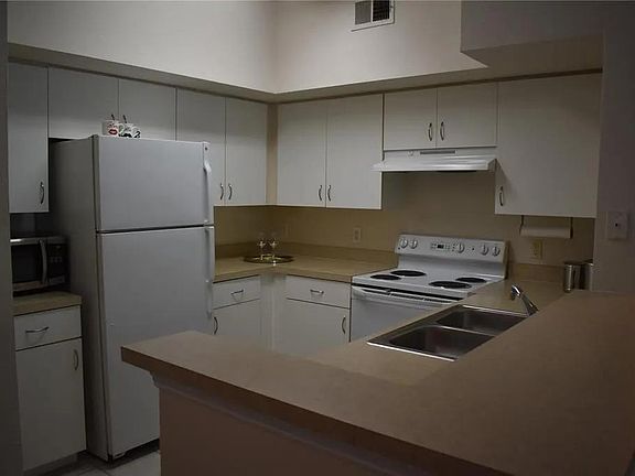 3rd image of 4142 Central Sarasota Pkwy APT 1425