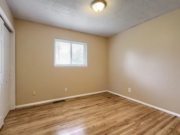 3006 Hudson St — Photo 9