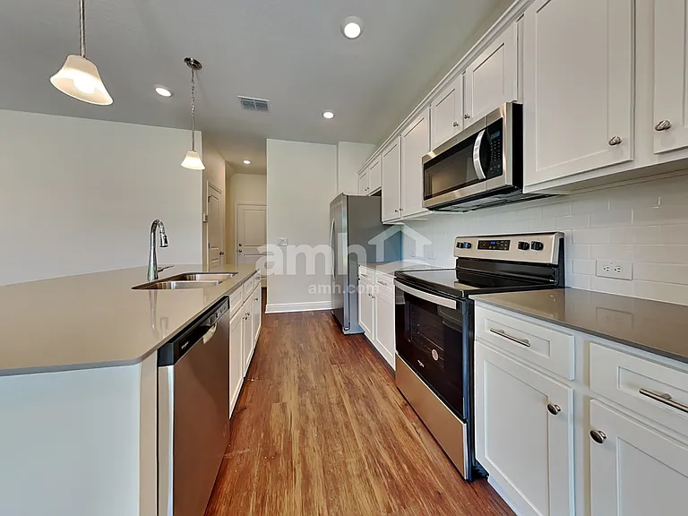 27334 Saint Andrews Ave — Photo 3