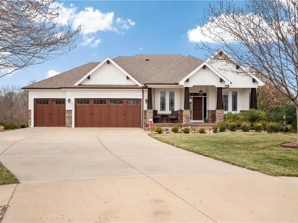 13303 Davis Ave, Bonner Springs, KS 66012