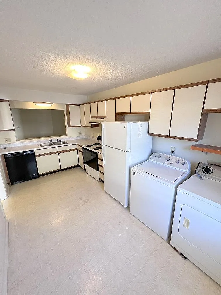 2 bed, 1.5 bath, $1,200 — Photo 4