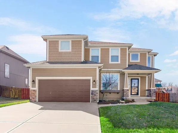 28605 W 162nd Ter, Gardner, KS 66030