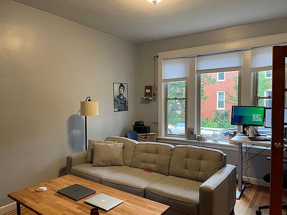 4th image of 4636 N Leavitt St