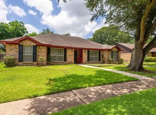 15510 Baybrook Dr, Houston, TX 77062