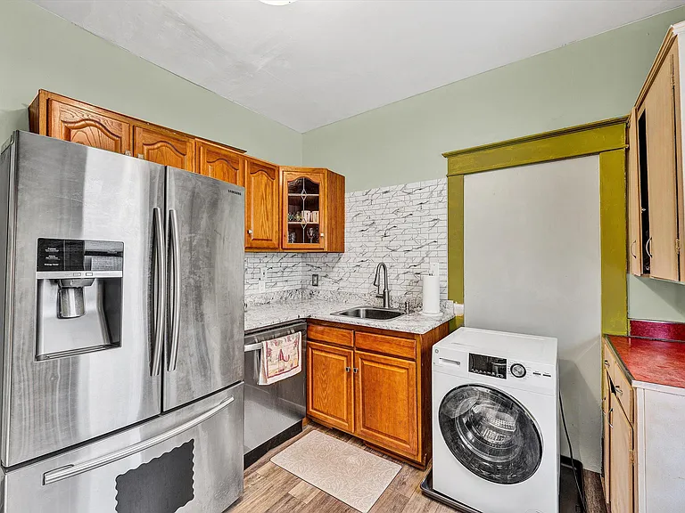 1602 Memorial Ave SW — Photo 8