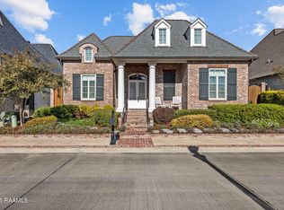 102 Moondance Ln, Lafayette, LA 70508