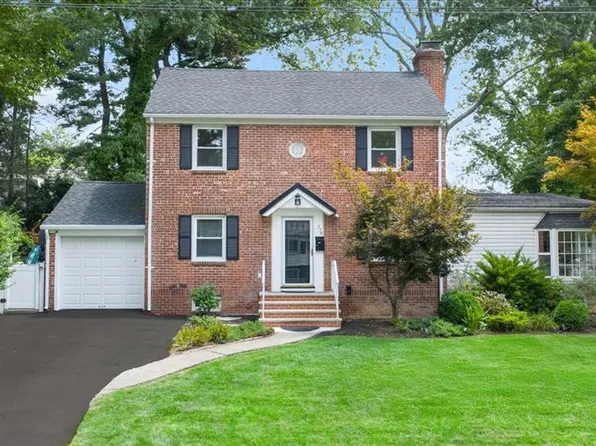 778 Oak Ave, River Edge, NJ 07661