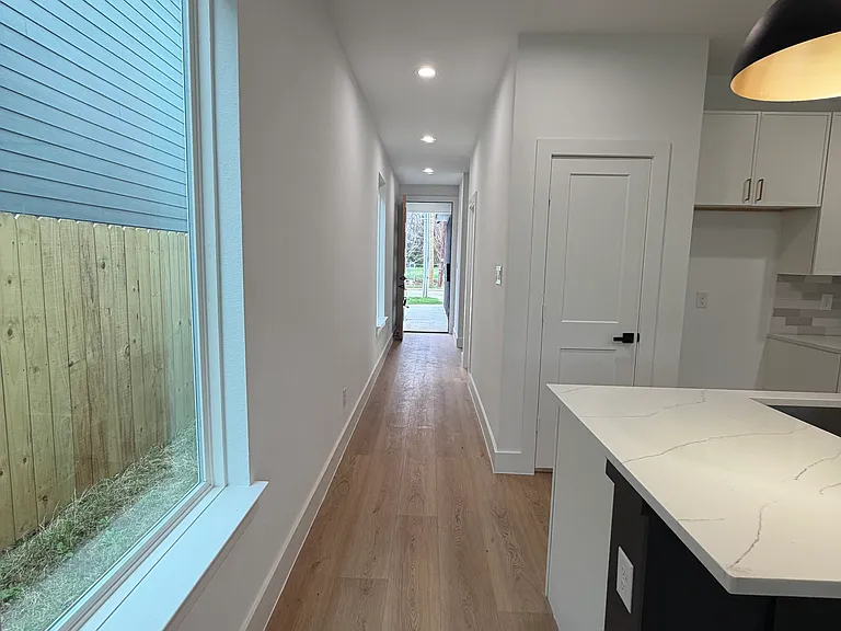2521 Bethurum Ave — Photo 17