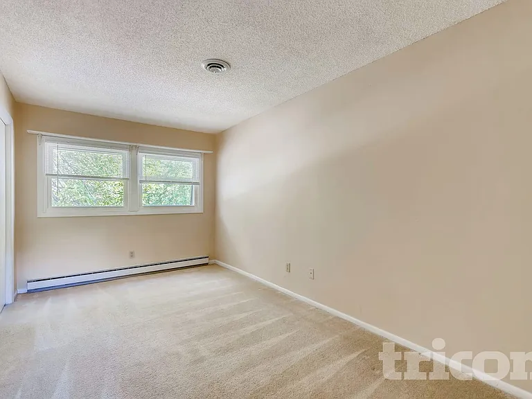 3809 Hampshire Ave N — Photo 12