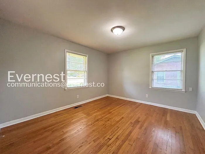 711 Elliott Dr — Photo 16
