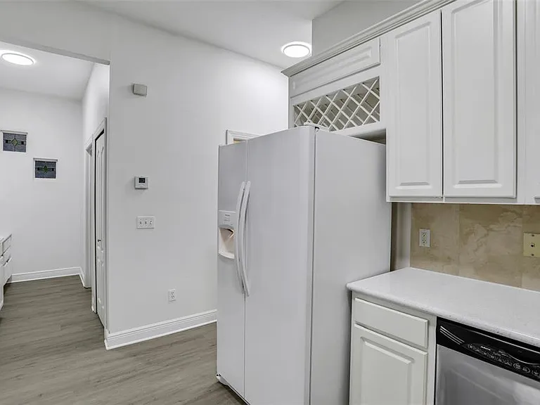 148 S Thornton Ave — Photo 24