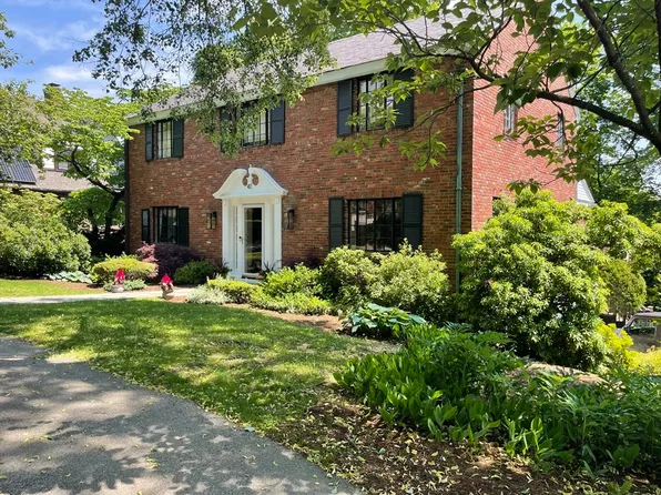 41 Goodnough Rd, Brookline, MA 02467